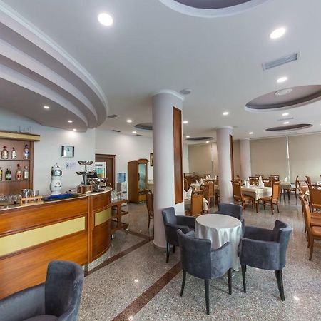 Western Star Hotel Durrës Exteriér fotografie