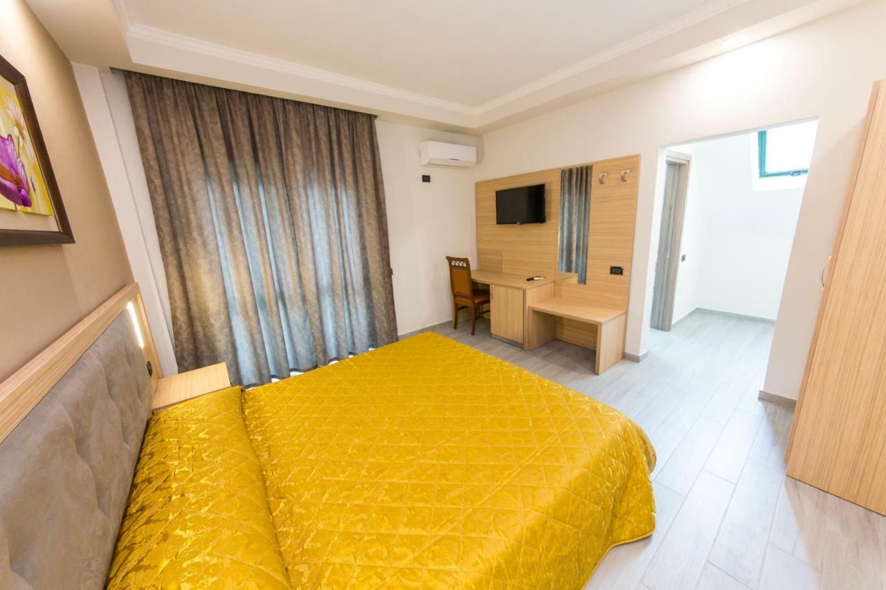 Western Star Hotel Durrës Exteriér fotografie