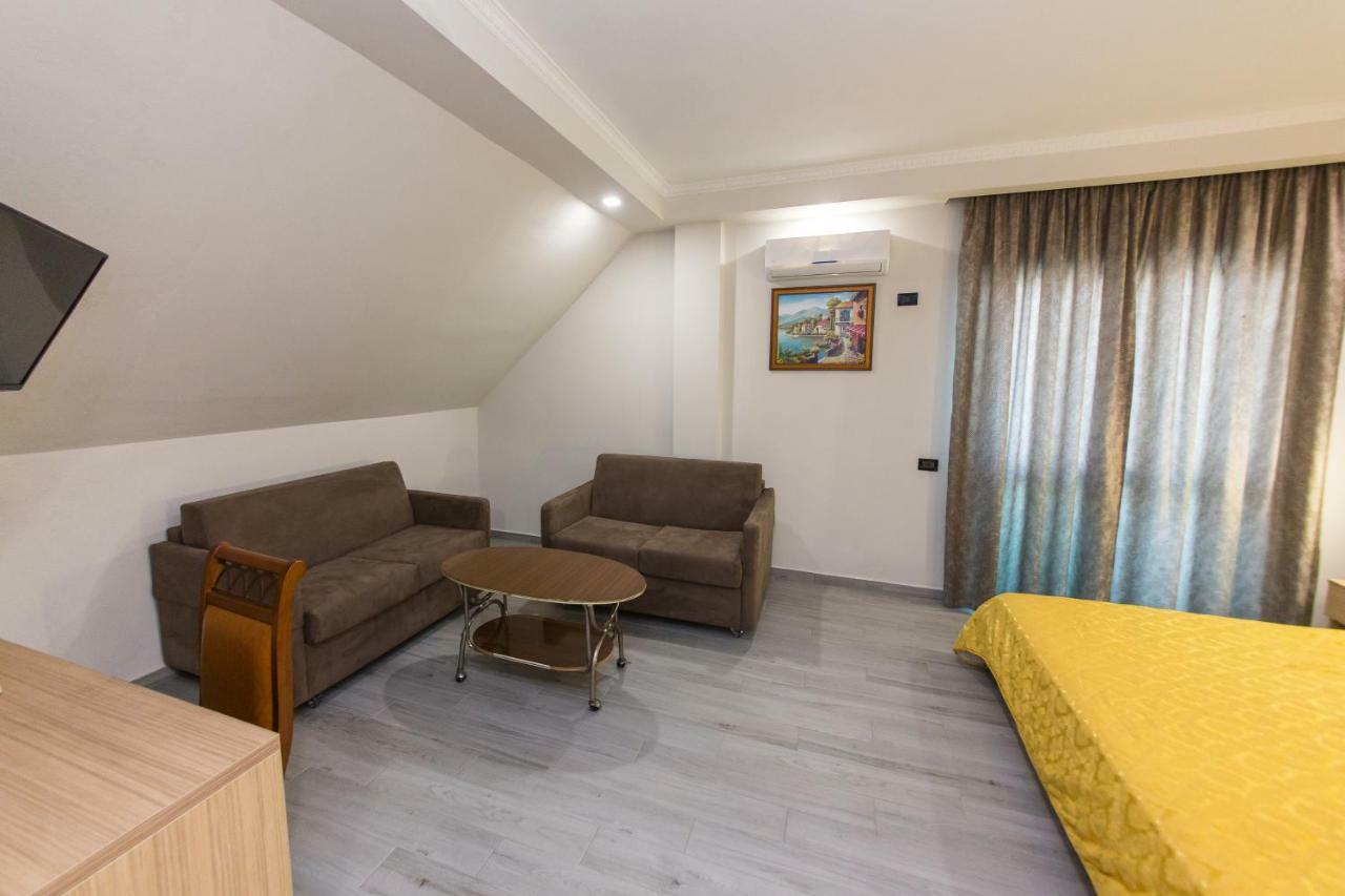 Western Star Hotel Durrës Exteriér fotografie